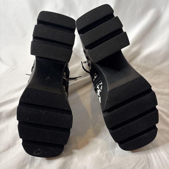 Y2K Betsey Johnson 8.5 Houndstooth Buckle Chunky Lug Sole Platform Boots Booties - Picture 10 of 11